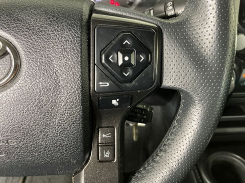 Used 2021 Toyota 4Runner TRD Off-Road image 17