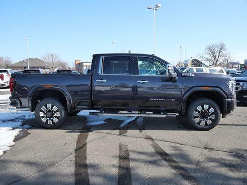 New 2026 GMC Sierra 3500 Denali w/ Denali Reserve Package image 14