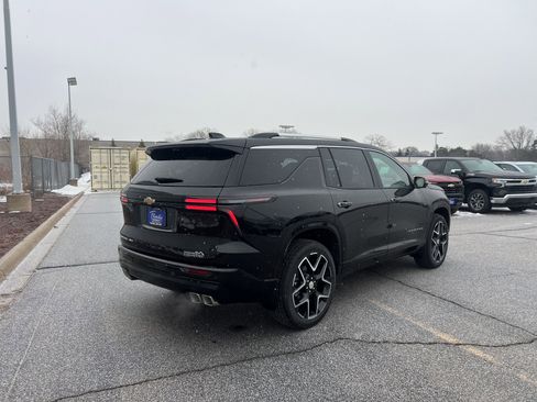 New 2026 Chevrolet Traverse High Country image 3