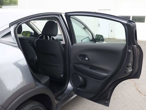 Used 2021 Honda HR-V LX image 16