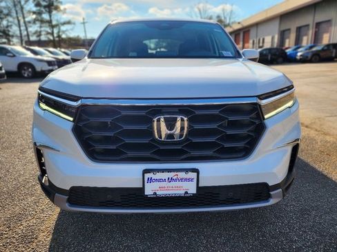 New 2025 Honda Pilot EX-L image 2