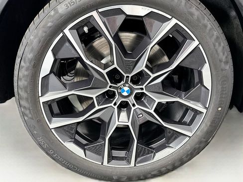 New 2026 BMW X7 M60i image 32
