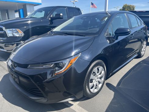 Used 2023 Toyota Corolla LE image 34