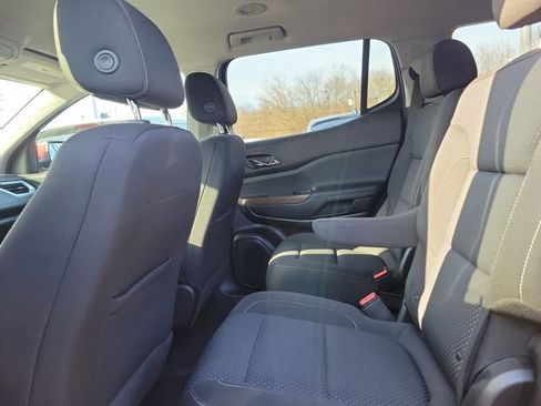 Used 2022 GMC Acadia SLE w/ Driver Convenience Package image 9