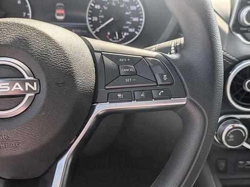 Used 2025 Nissan Sentra SV image 17