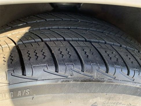 Used 2016 Chevrolet Malibu Premier w/ Driver Confidence Package image 35