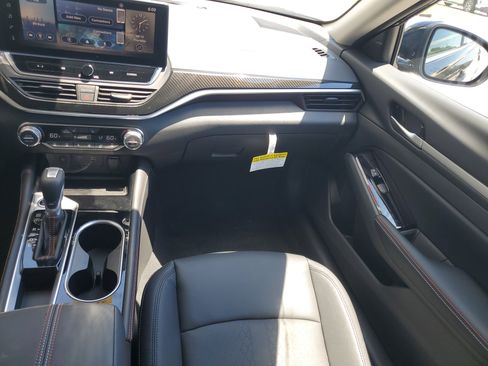 New 2025 Nissan Altima 2.5 SR w/ SR Premium Package image 18