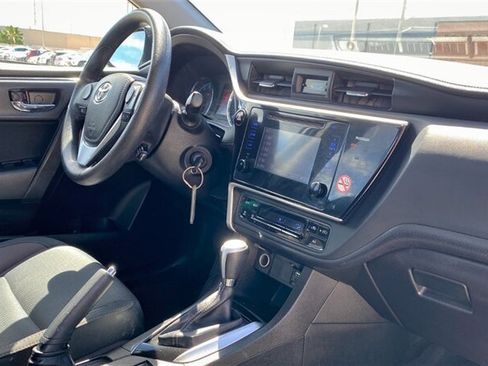 Used 2017 Toyota Corolla LE FWD image 12