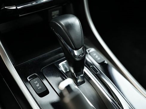 Used 2017 Honda Accord EX-L image 38