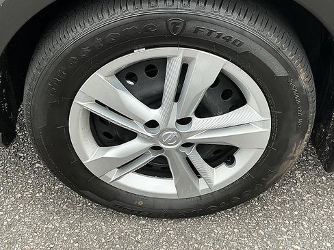 Certified 2025 Nissan Kicks Play S FWD image 7