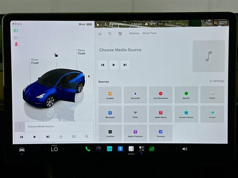 Used 2023 Tesla Model Y Long Range AWD/4WD image 18