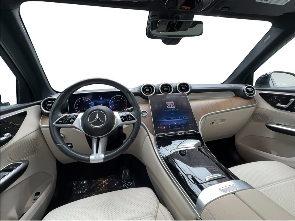 Used 2024 Mercedes-Benz GLC 300 4MATIC image 35
