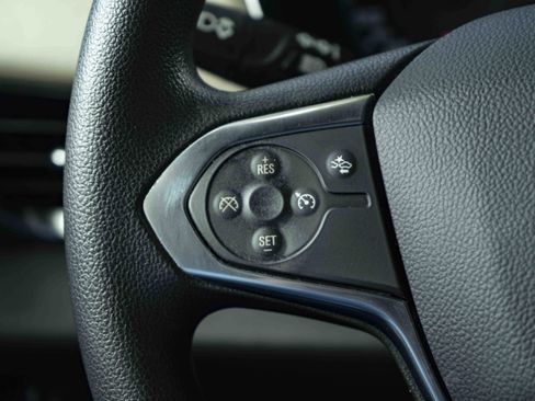 Used 2023 Chevrolet Traverse LS FWD image 21