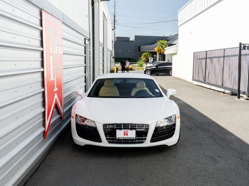 Used 2010 Audi R8 V10 AWD/4WD image 34