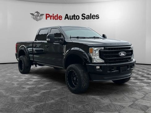 Used 2022 Ford F250 Lariat w/ Lariat Ultimate Package AWD/4WD image 3
