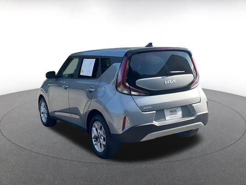 Used 2025 Kia Soul LX w/ LX Technology Package FWD image 10