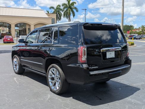 Used 2019 GMC Yukon Denali w/ Denali Ultimate Package AWD/4WD image 4