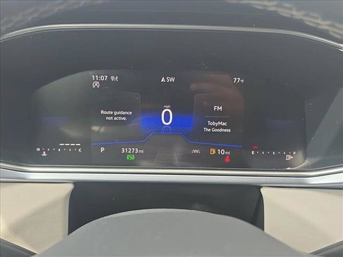 Certified 2025 Volkswagen Taos SE AWD/4WD image 12