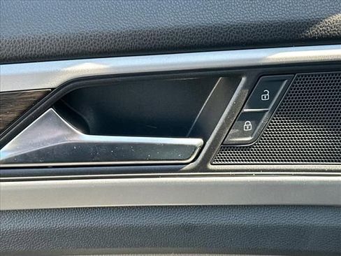 Used 2023 Volkswagen Atlas SE w/ Panoramic Sunroof Package FWD image 21