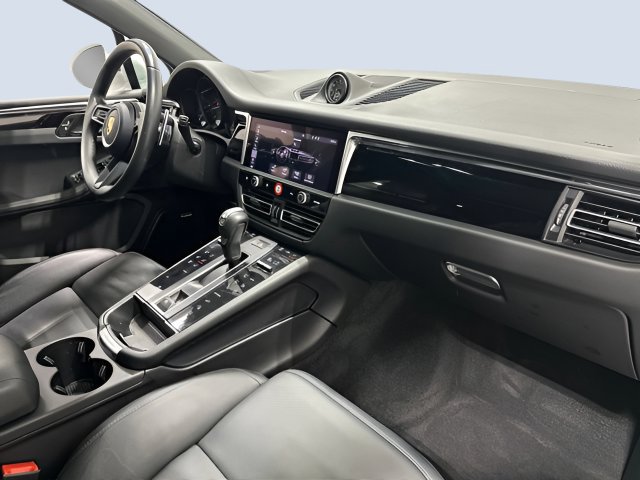 Used 2024 Porsche Macan AWD/4WD image 11