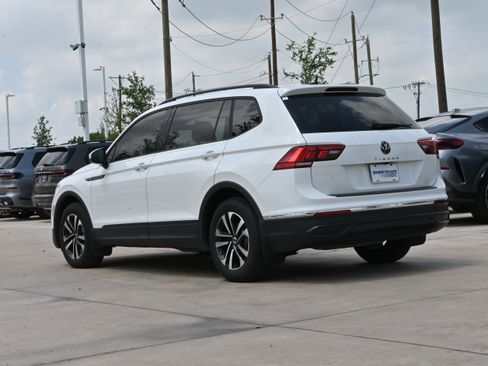 Used 2024 Volkswagen Tiguan S image 7