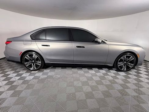 Used 2024 BMW 760i xDrive AWD/4WD image 7