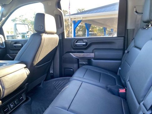 Used 2022 Chevrolet Silverado 3500 LTZ image 32