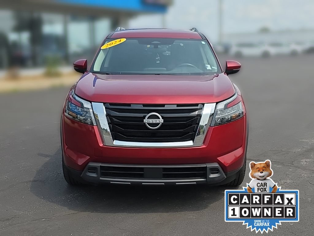 Used 2024 Nissan Pathfinder SV AWD/4WD image 3