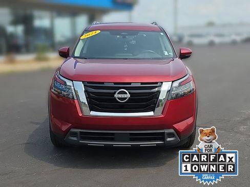 Used 2024 Nissan Pathfinder SV AWD/4WD image 3