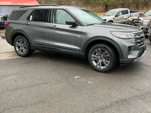 Used 2026 Ford Explorer Active w/ Active Comfort Package image 10