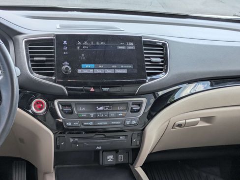 Used 2021 Honda Pilot Touring image 25