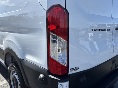 New 2026 Ford Transit 250 148 Medium Roof w/ Load Area Protection Package RWD image 8