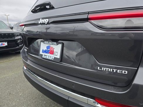 New 2025 Jeep Grand Cherokee Limited AWD/4WD image 16