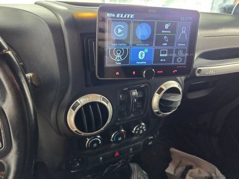 Used 2014 Jeep Wrangler Unlimited Rubicon w/ Max Tow Package AWD/4WD image 18