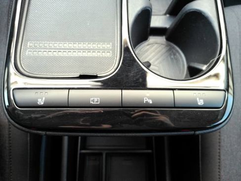 Used 2025 Hyundai Ioniq 5 SE RWD image 48