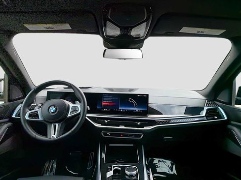 Certified 2025 BMW X5 M60i w/ Climate Comfort Package AWD/4WD image 9