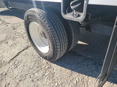 Used 2024 Ford E-350 and Econoline 350 Super Duty RWD image 8