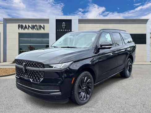 New 2026 Lincoln Navigator Reserve w/ Jet Appearance Package AWD/4WD image 3