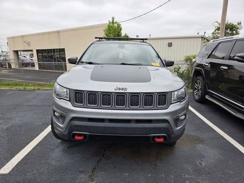 Used 2020 Jeep Compass Trailhawk image 2