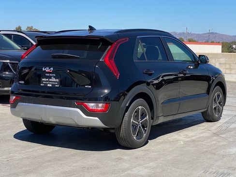 New 2026 Kia Niro EX FWD image 3