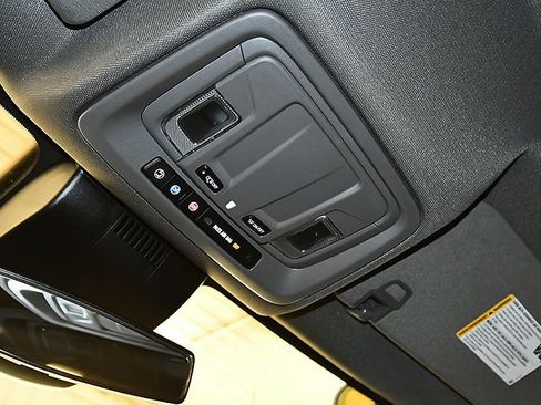 Used 2023 Chevrolet Silverado 1500 LT AWD/4WD image 27