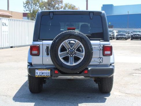 Used 2020 Jeep Wrangler Unlimited Sahara AWD/4WD image 4