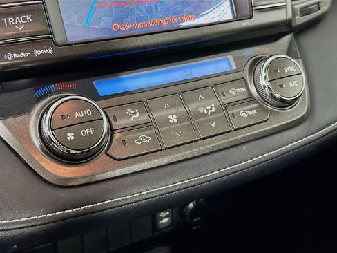 Used 2013 Toyota RAV4 XLE AWD/4WD image 15