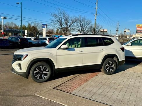 New 2026 Volkswagen Atlas SE image 3