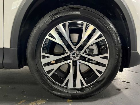 Certified 2025 Mercedes-Benz GLA 250 4MATIC image 9