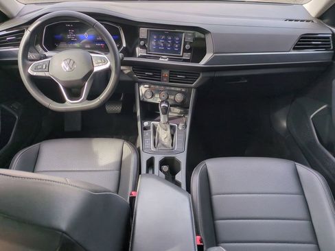 Used 2024 Volkswagen Jetta SE image 14