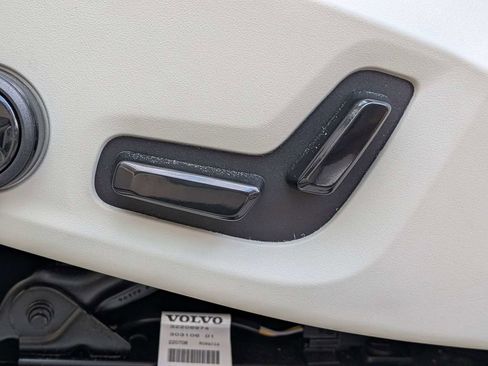 Certified 2023 Volvo XC90 B5 Core w/ Protection Package Premier AWD/4WD image 20