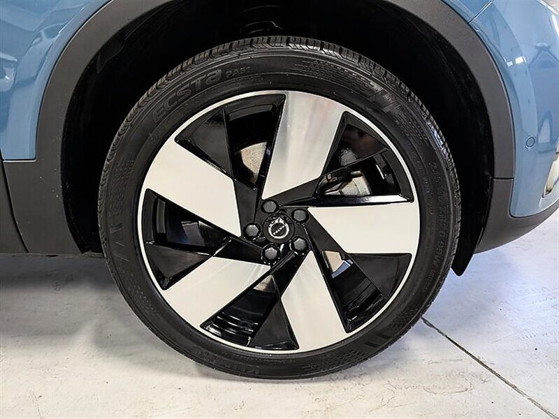 Used 2023 Volvo C40 P8 Recharge Ultimate AWD/4WD image 12