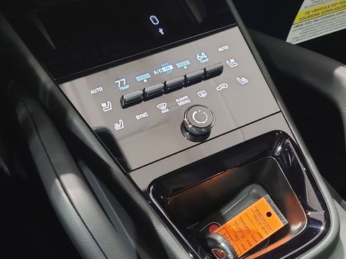 New 2026 Porsche Cayenne image 24