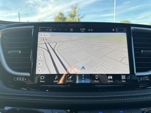 New 2026 Chrysler Pacifica Select image 70